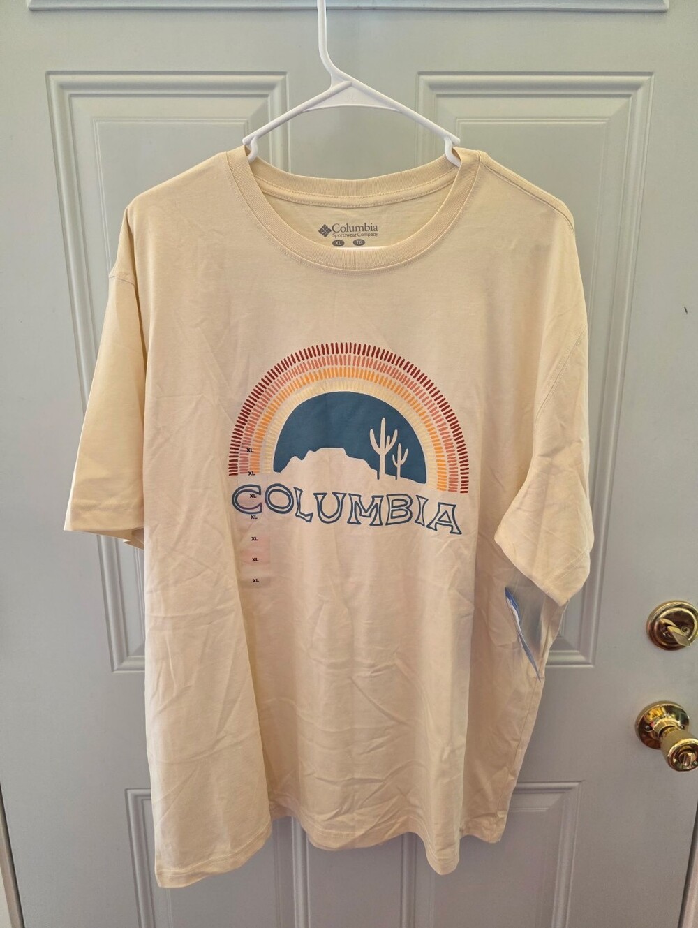 Men's Columbia Cream Short-Sleeve Graphic Tee Size L-New With Tags